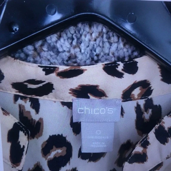 Leopard Print V-Neck Short Sleeve Top - Beige - Picture 6 of 8